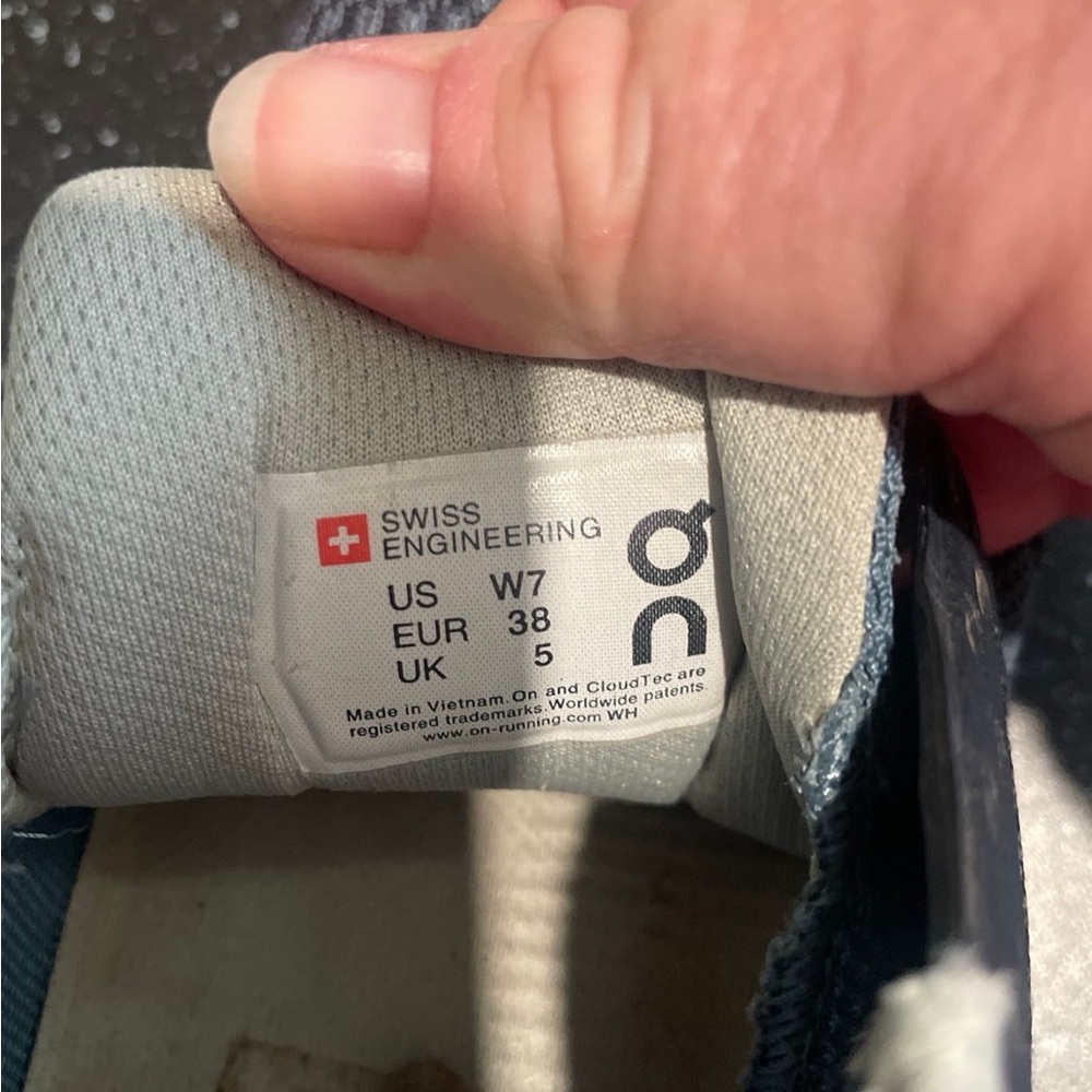 On Cloud Helion Swiss Engineering Cloud Tec Shoes… - image 6